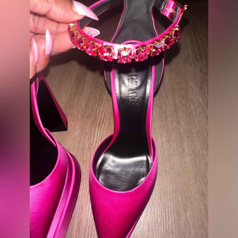 Versace Aevitas Pointy Platform Pumps - Picture 13 of 13